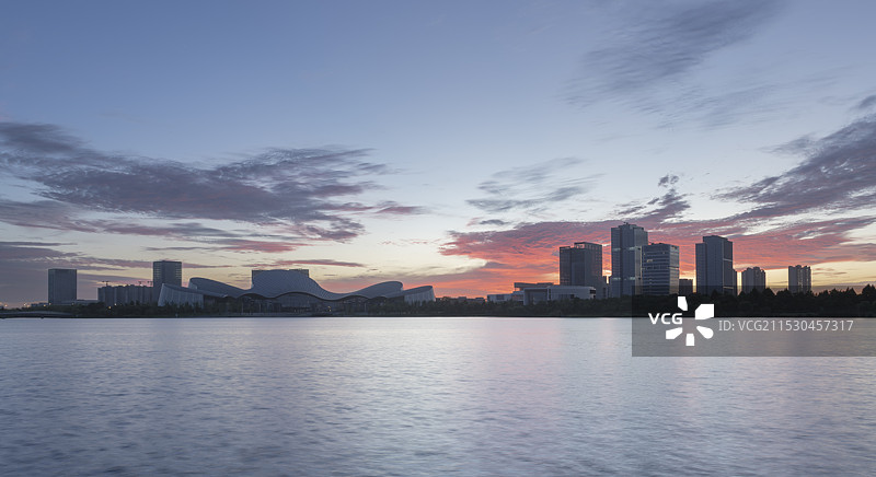 江苏南通，城市天际线日落夜景图片素材