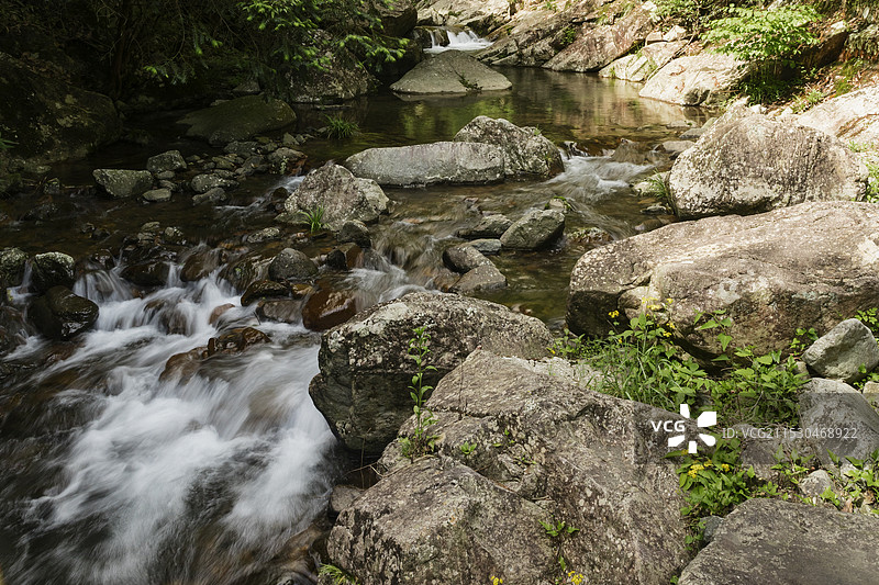 太湖源头-位于杭州市天目山南麓，是太湖的主源头。景点有龙须壁，千仞崖等。图片素材