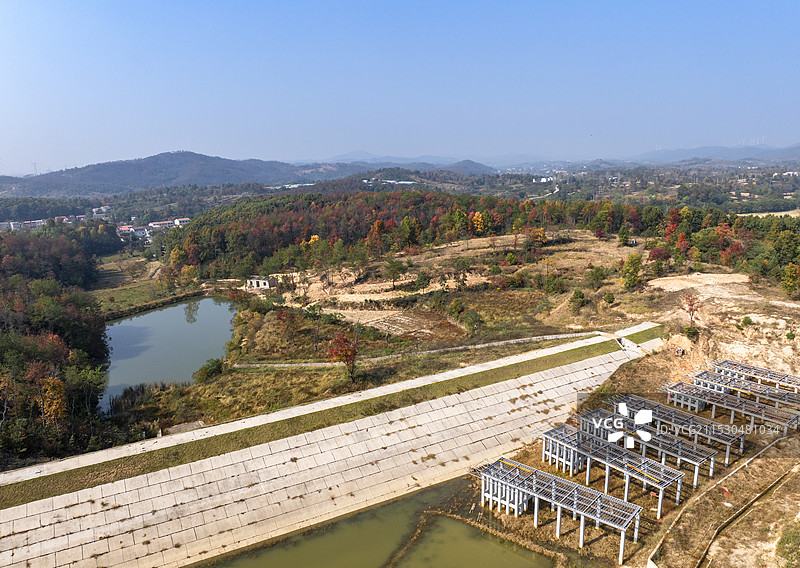 湖北省孝感市大悟县大别山红叶景区航拍图片图片素材