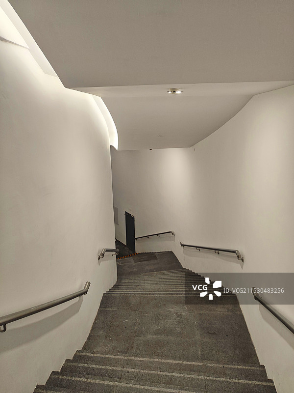 艺术馆楼梯走廊图片素材