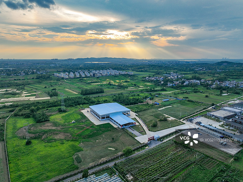 武王墩+安徽省淮南市田家庵区武王墩孤堆图片素材