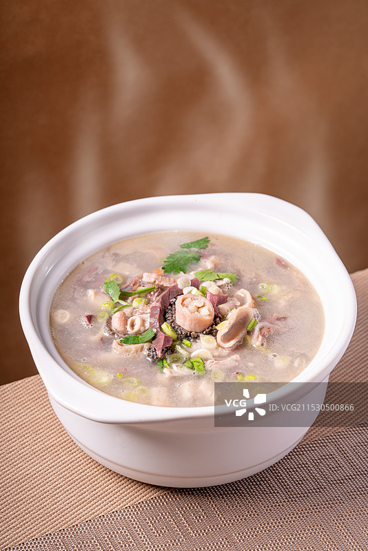 秋冬季节好喝的羊杂汤图片素材