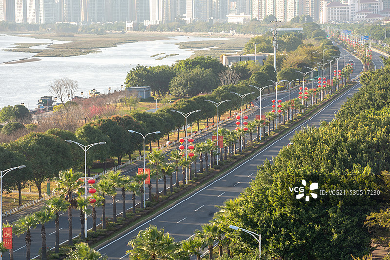 春节氛围中的福州马尾江滨路   灯笼 春节 元宵节 中秋节  路图片素材