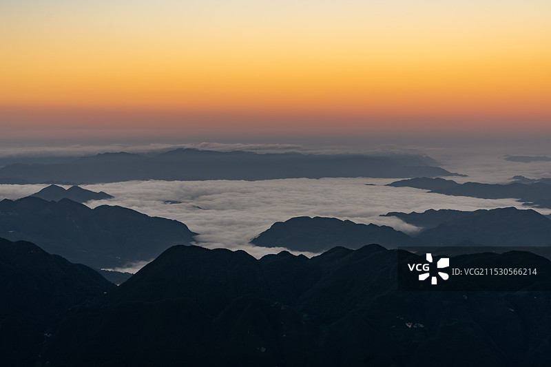 高山日出云海图片素材