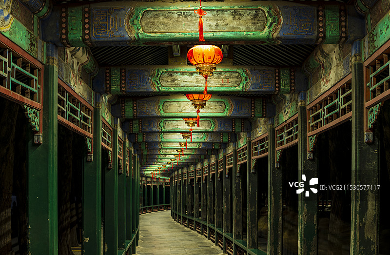北京市海淀区颐和园长廊夜景图片素材