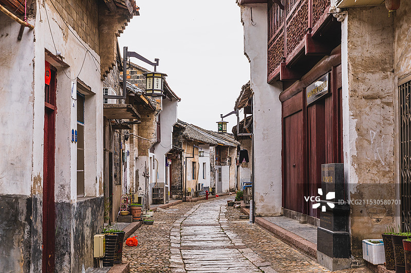 六尺巷是位于安徽省安庆市桐城市文昌街道文城西路的国家AAA级旅游景区。图片素材
