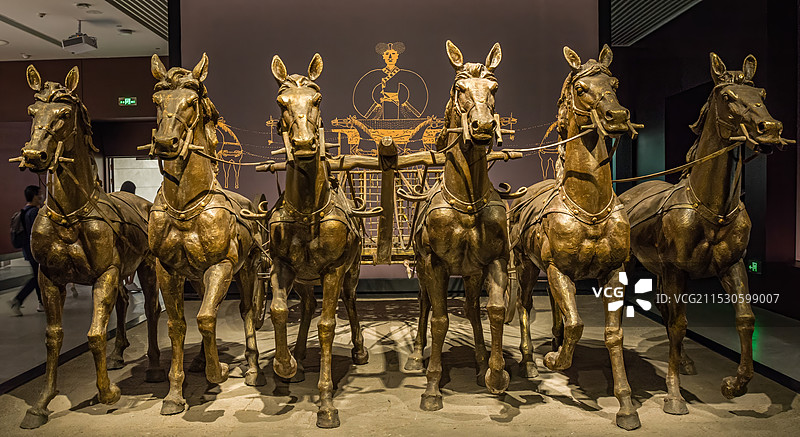 湖北省博物馆内的古代马车图片素材