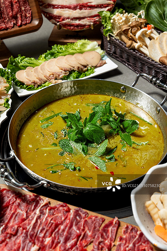 牛瘪火锅牛瘪贵州火锅黔系火锅锅底火锅百草汤图片素材