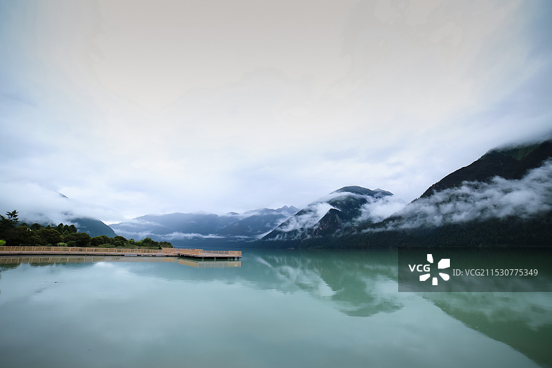 巴松措结巴村图片素材