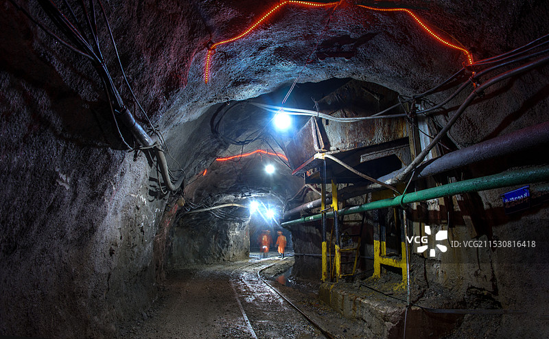 黄石铜山口矿地下坑道（万凿铜开歌九天）图片素材