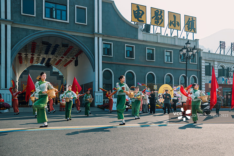 《小镇舞者》图片素材