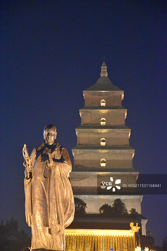 夜幕降临，重走长安图片素材