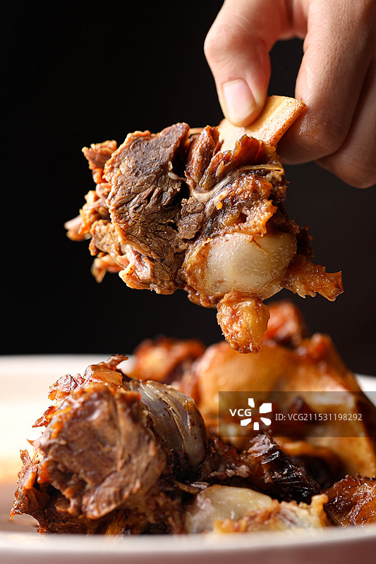 蒙古牛大骨，肉食盛宴，西北人的快意人生图片素材