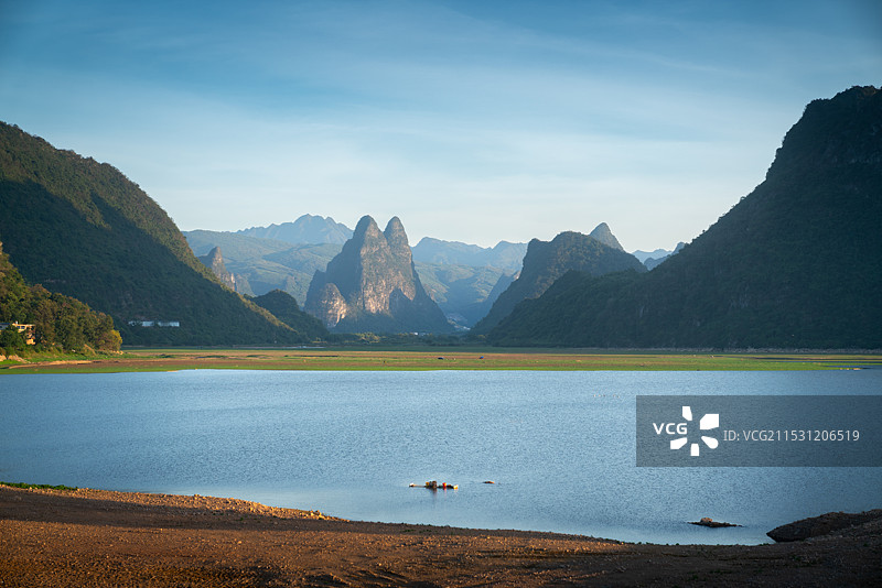 水岸夕阳图片素材