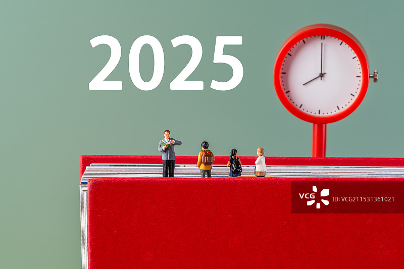 2025跨年创意微缩景观 蛇年 元旦 新年图片素材