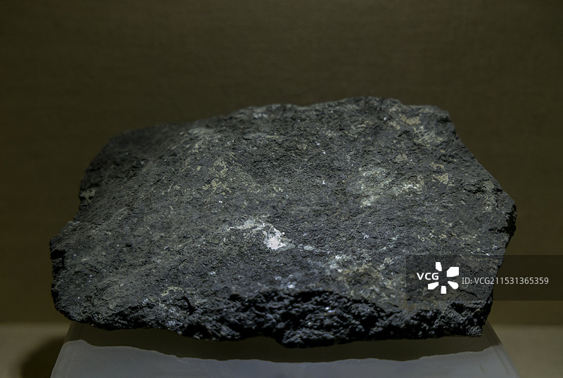 安徽省地质博物馆地球厅：角闪石岩（安徽霍山产）图片素材