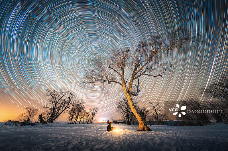 吉林四方顶子雪地上的星空图片素材