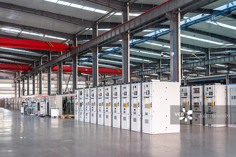 明亮现代的室内工厂车间图片素材