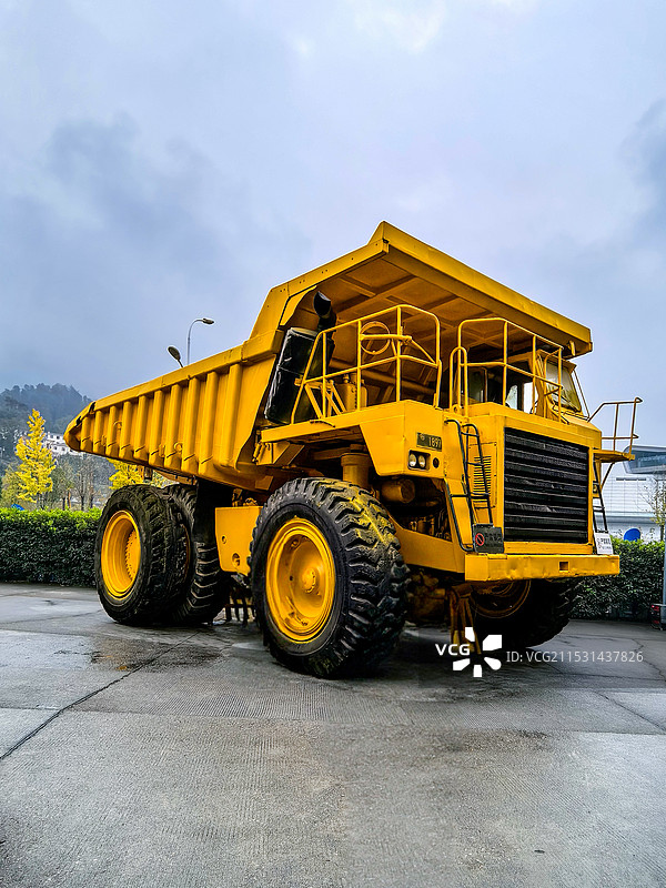 展示当年建设三峡工程的专用车图片素材