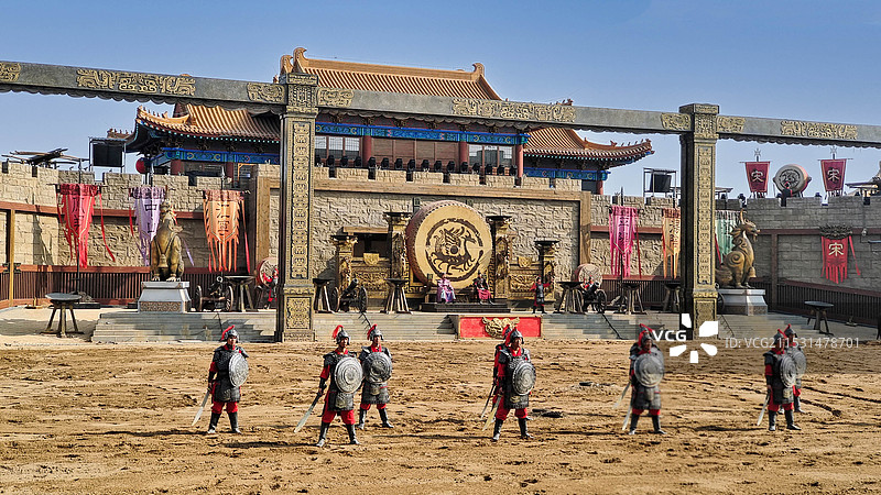 河南开封清明上河园景区-岳飞枪挑小梁王演出图片素材