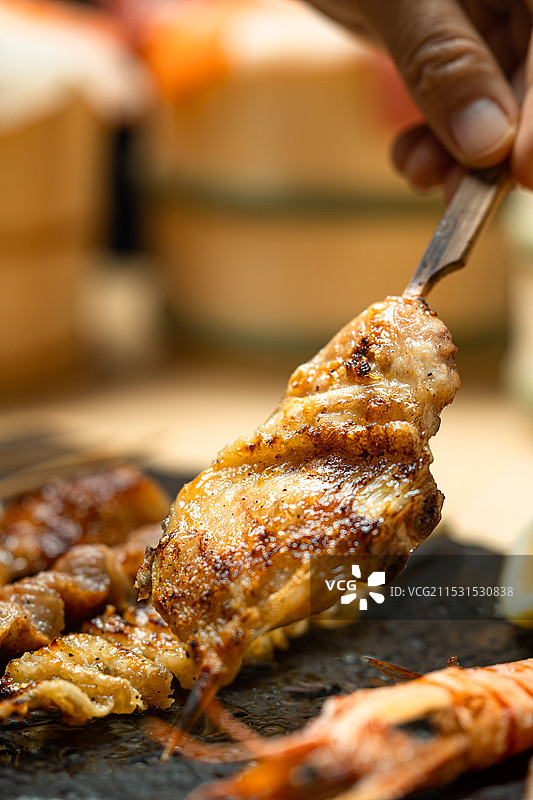 日式串烧日料烧烤烤串烤虾烤鸡腿鸡腿肉图片素材