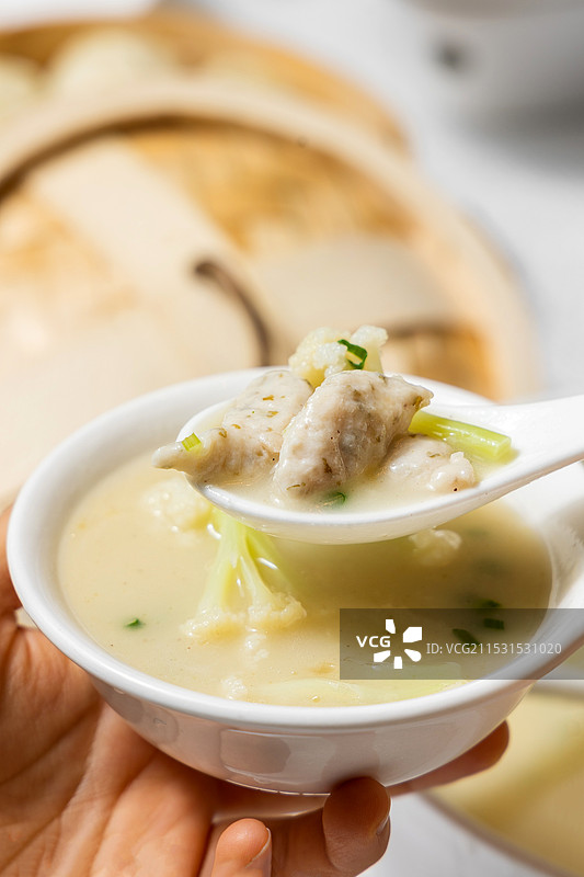 花菜温州鳗鱼丸汤鳗鱼瓯菜海鲜汤图片素材