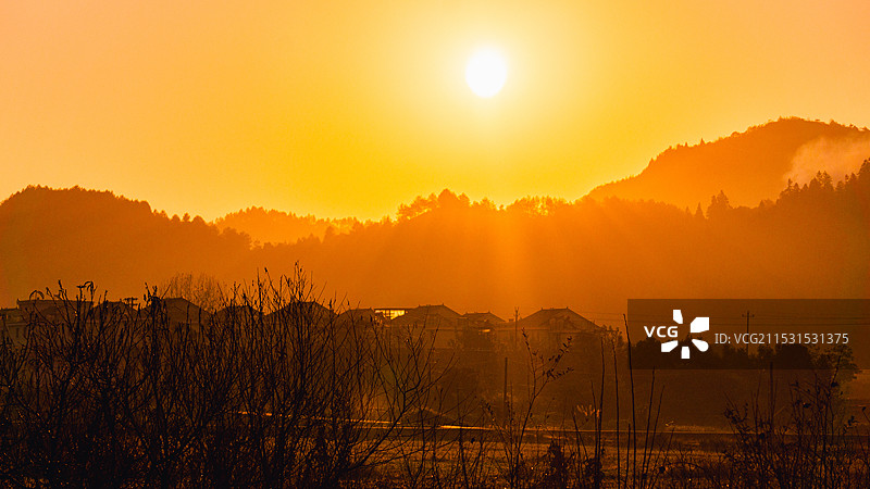 晨光初照图片素材