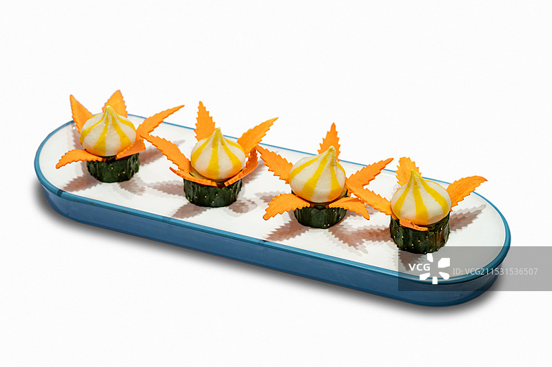 精致的火锅丸子虾饺配菜摆盘图片素材