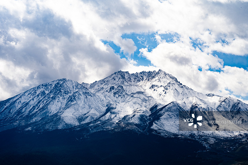青海海北卓尔山雪山风景图片素材