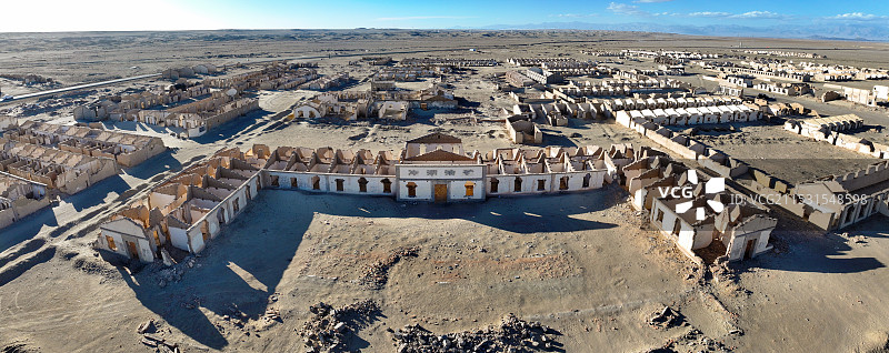 青海省海西州冷湖石油基地遗址南区中国工商银行石油小镇遗址航拍图片素材