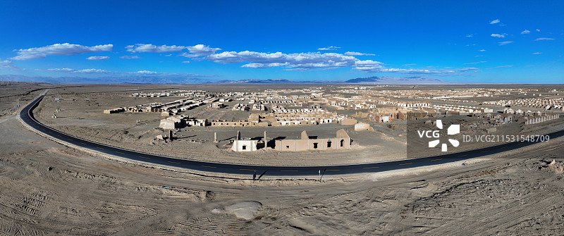 青海省海西州冷湖石油基地遗址南区中国工商银行石油小镇遗址航拍图片素材