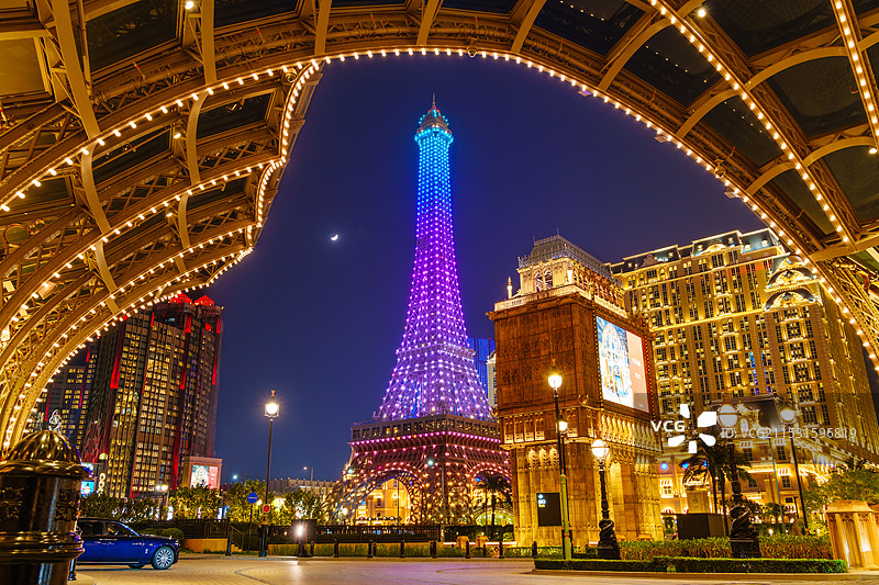 澳门巴黎铁塔夜景图片素材