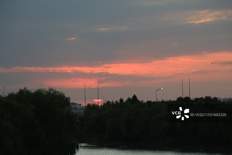 上海青浦郊区看夕阳图片素材