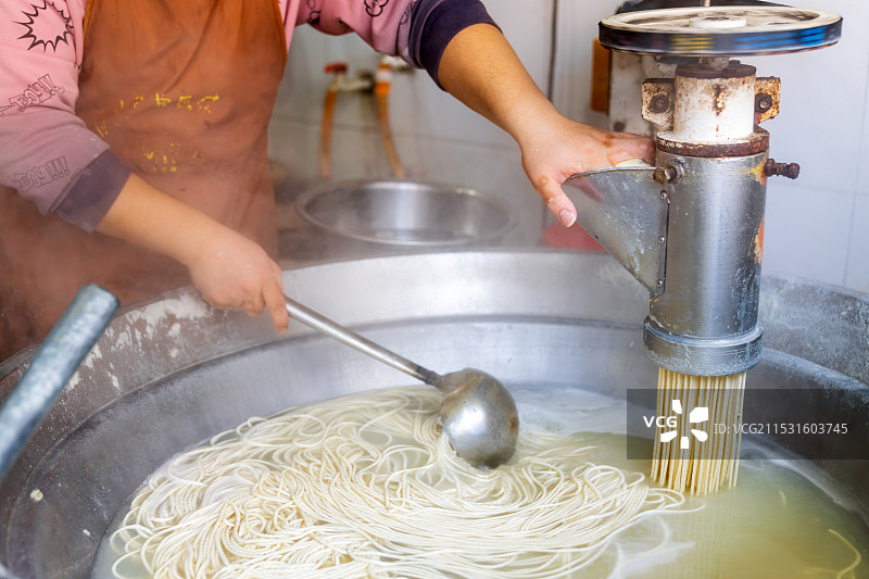 河南，平顶山市，郏县饸饹，河漏，活络，传统特色名小吃，舒脾健胃，养生至宝，郏县饸饹面，制作工艺流程图片素材