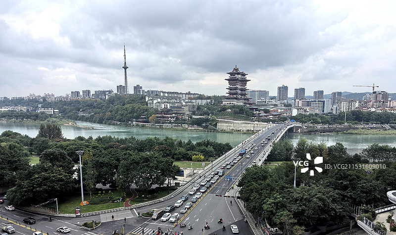 绵阳越王楼和东方红大桥图片素材