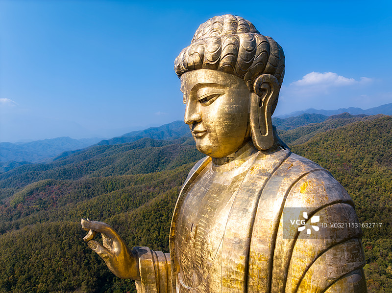 河南，平顶山市，鲁山县，尧山中原大佛景区，佛泉寺，世界最高佛教造像，国家5A级旅游景区，夏季，航拍图片素材