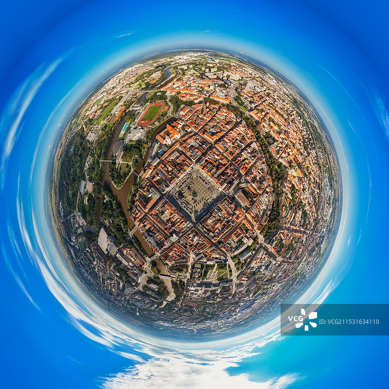 南捷克州，捷克布杰约维采ČESKÉ BUDĚJOVICE百威小镇，全景，航拍，小行星图片素材