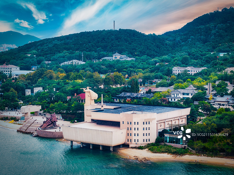 白天航拍山东威海刘公岛甲午战争博物馆图片素材