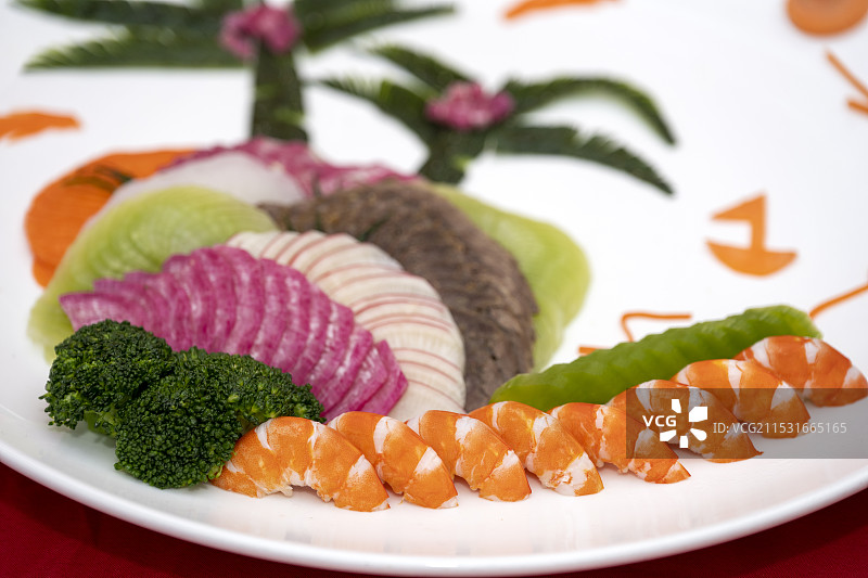 牛肉片虾仁凉菜拼盘美食图片素材