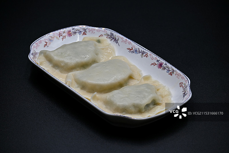 鲅鱼水饺胶东特色海鲜美食大个饺子图片素材