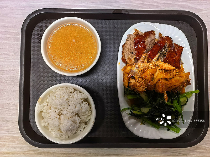 中式快餐：烧鸭拼手撕鸡饭图片素材