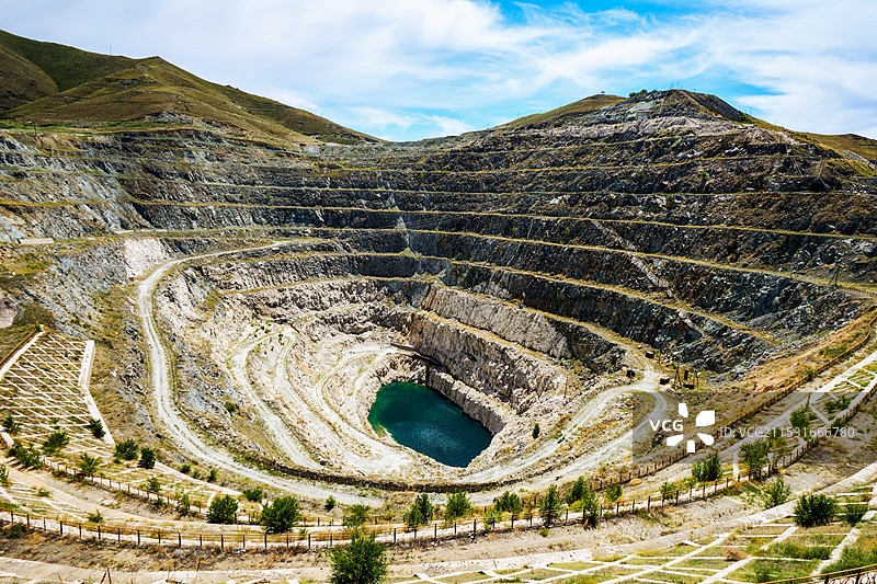 可可托海“三号矿坑”——新疆富蕴县图片素材