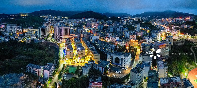 晴隆县 莲湖酒店 晴隆山 航拍  地标 二十四道拐图片素材