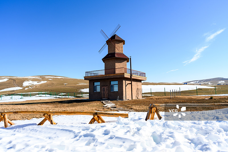 呼伦贝尔大草原秋季草原雪景图片素材
