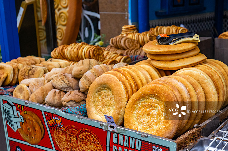 新疆乌鲁木齐大巴扎烤馕图片素材