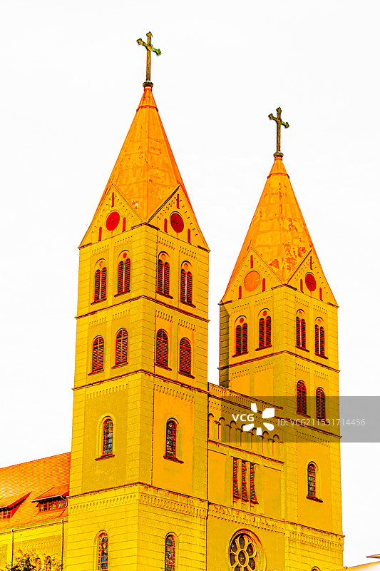 青岛天主教堂圣弥厄尔大教堂哥特式罗马市建筑特色屋顶特写图片素材