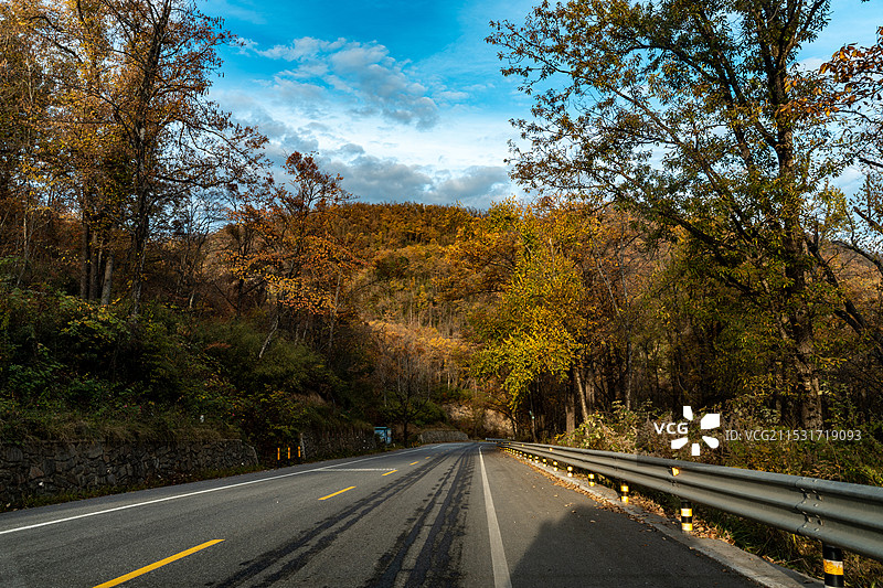 秋日 神农架林区  盘山公路 风光图片素材