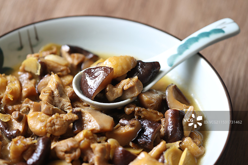 小鸡炖蘑菇图片素材