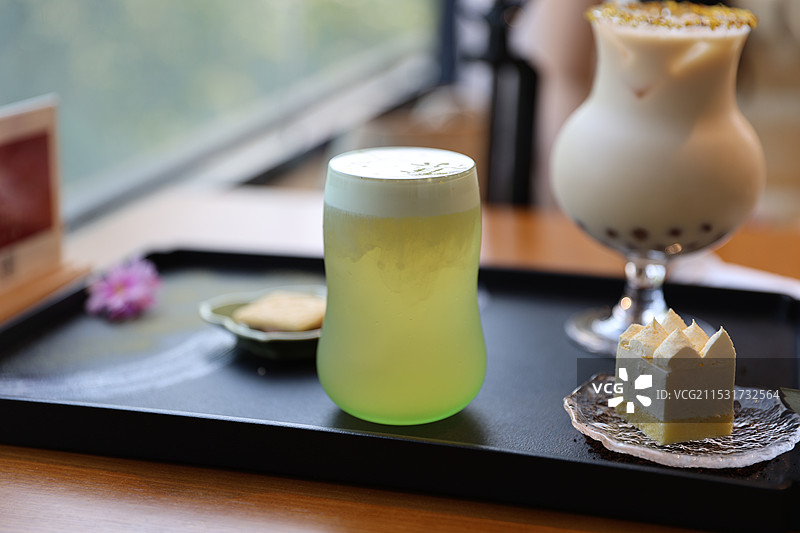 午后的惬意时光 咖啡 奶茶 玫瑰图片素材