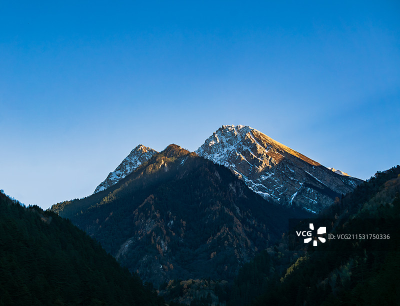 日照金山图片素材